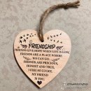 Holzschild Holzherz mit Spruch "Freundschaft / Friendship"